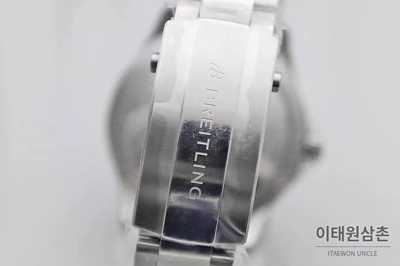 브라이틀링 슈퍼오션 스틸 블랙다이얼 다이버 오토매틱 44mm 스틸 브레이슬릿 화이트 베젤