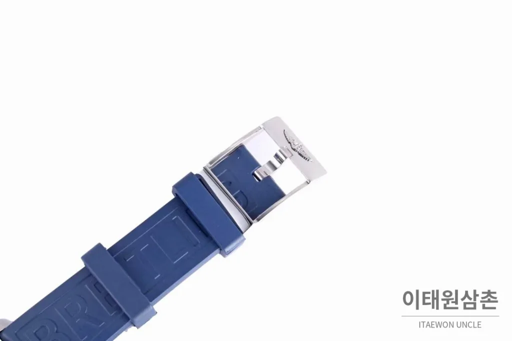브라이틀링 슈퍼오션 스틸 블랙다이얼 다이버 오토매틱 42mm 블루 러버 스트랩 블루 베젤
