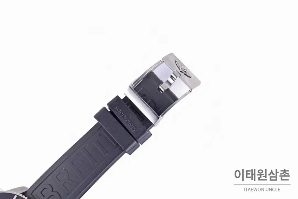 브라이틀링 슈퍼오션 스틸 블랙다이얼 다이버 오토매틱 42mm 블랙 러버 스트랩 블랙 베젤 (2)