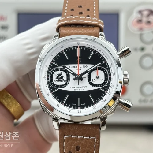 브라이틀링 탑타임 B01 레이싱 가면라이더 리미티드 크로노그래프 오토매틱 38mm 블랙 다이얼 브라운 가죽 스트랩