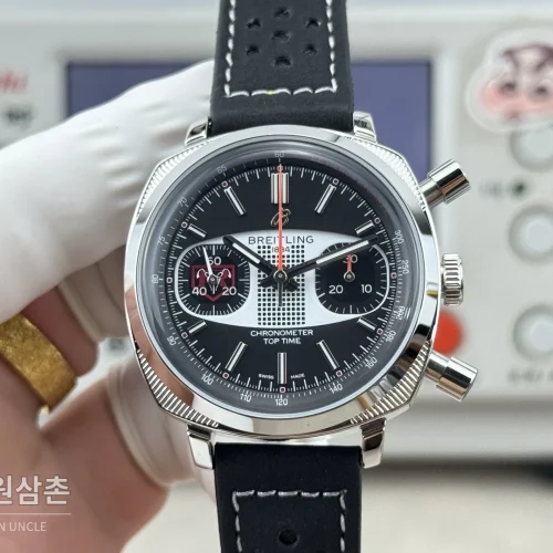 브라이틀링 탑타임 B01 레이싱 가면라이더 리미티드 크로노그래프 오토매틱 38mm 블랙 다이얼 블랙 가죽 스트랩