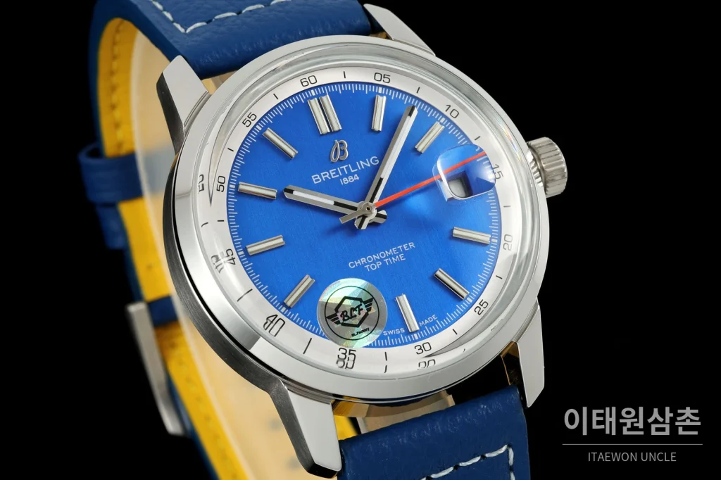브라이틀링 탑타임 B31 브러시드케이스 레더스트랩 오토매틱 38mm 블루 다이얼