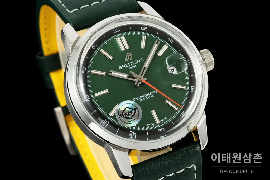 브라이틀링 탑타임 B31 브러시드케이스 레더스트랩 오토매틱 38mm 그린 다이얼