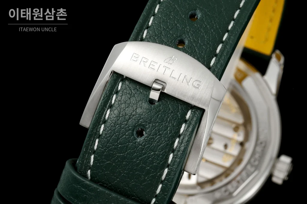 브라이틀링 탑타임 B31 브러시드케이스 레더스트랩 오토매틱 38mm 그린 다이얼