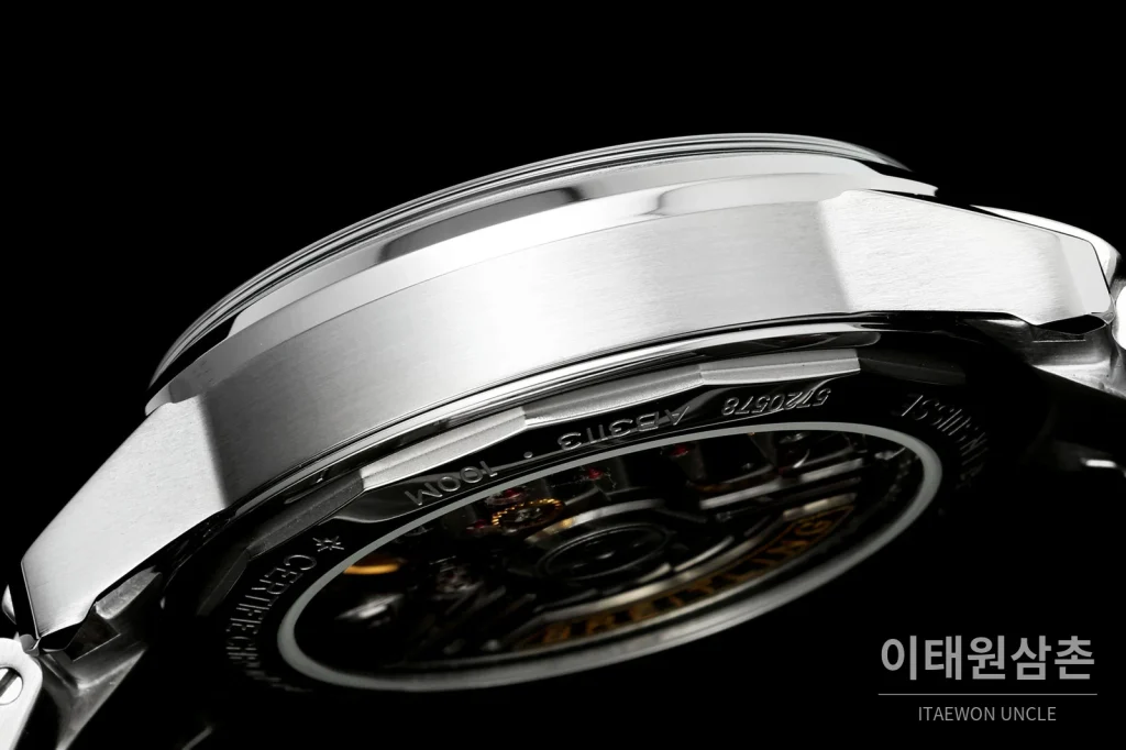 브라이틀링 탑타임 B31 브러시드케이스 레더스트랩 오토매틱 38mm 블루 다이얼 (2)