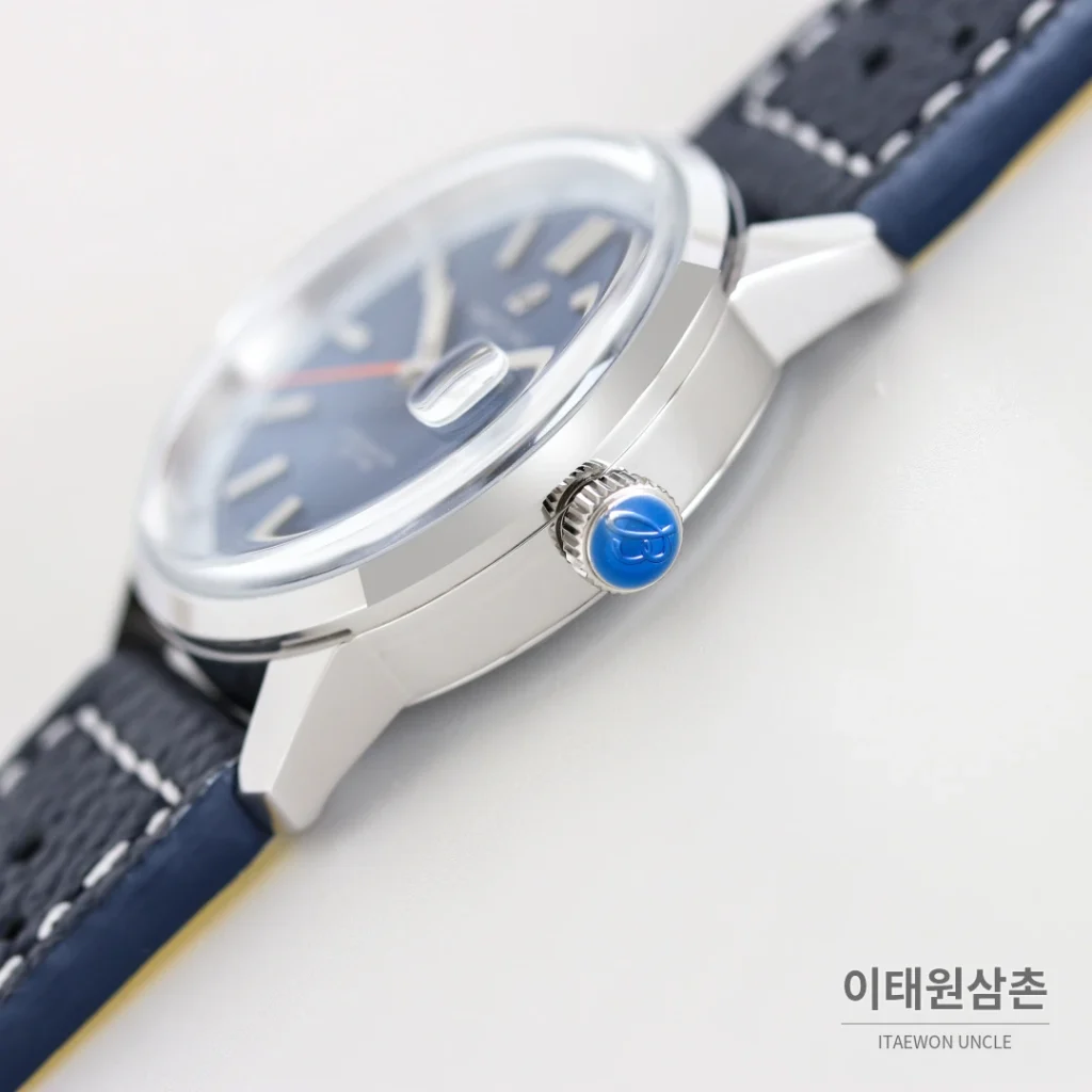브라이틀링 탑타임 B31 실버다이얼 레더브레이슬릿 오토매틱 38mm (2)