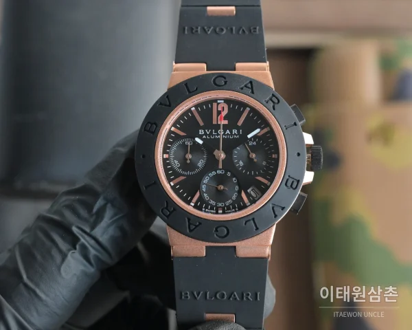 불가리 알루미늄 크로노그래프 오토매틱 40mm 블랙 다이얼