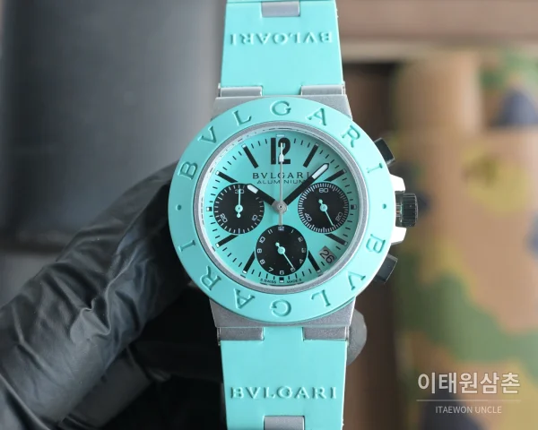 불가리 알루미늄 크로노그래프 오토매틱 40mm 아이스블루 다이얼