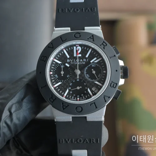불가리 알루미늄 크로노그래프 오토매틱 40mm
