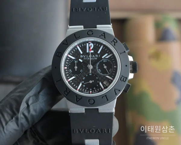 불가리 알루미늄 크로노그래프 오토매틱 40mm 불가리 알루미늄 크로노그래프 오토매틱 40mm