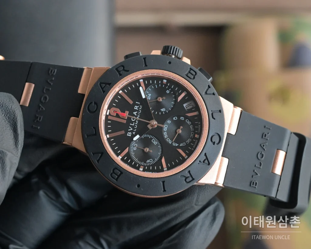 불가리 알루미늄 크로노그래프 오토매틱 40mm 블랙 다이얼