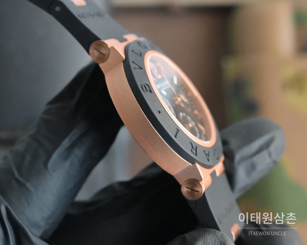 불가리 알루미늄 크로노그래프 오토매틱 40mm 블랙 다이얼