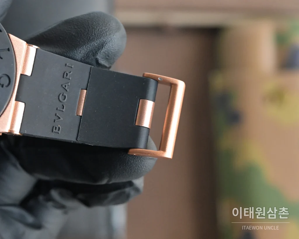 불가리 알루미늄 크로노그래프 오토매틱 40mm 블랙 다이얼