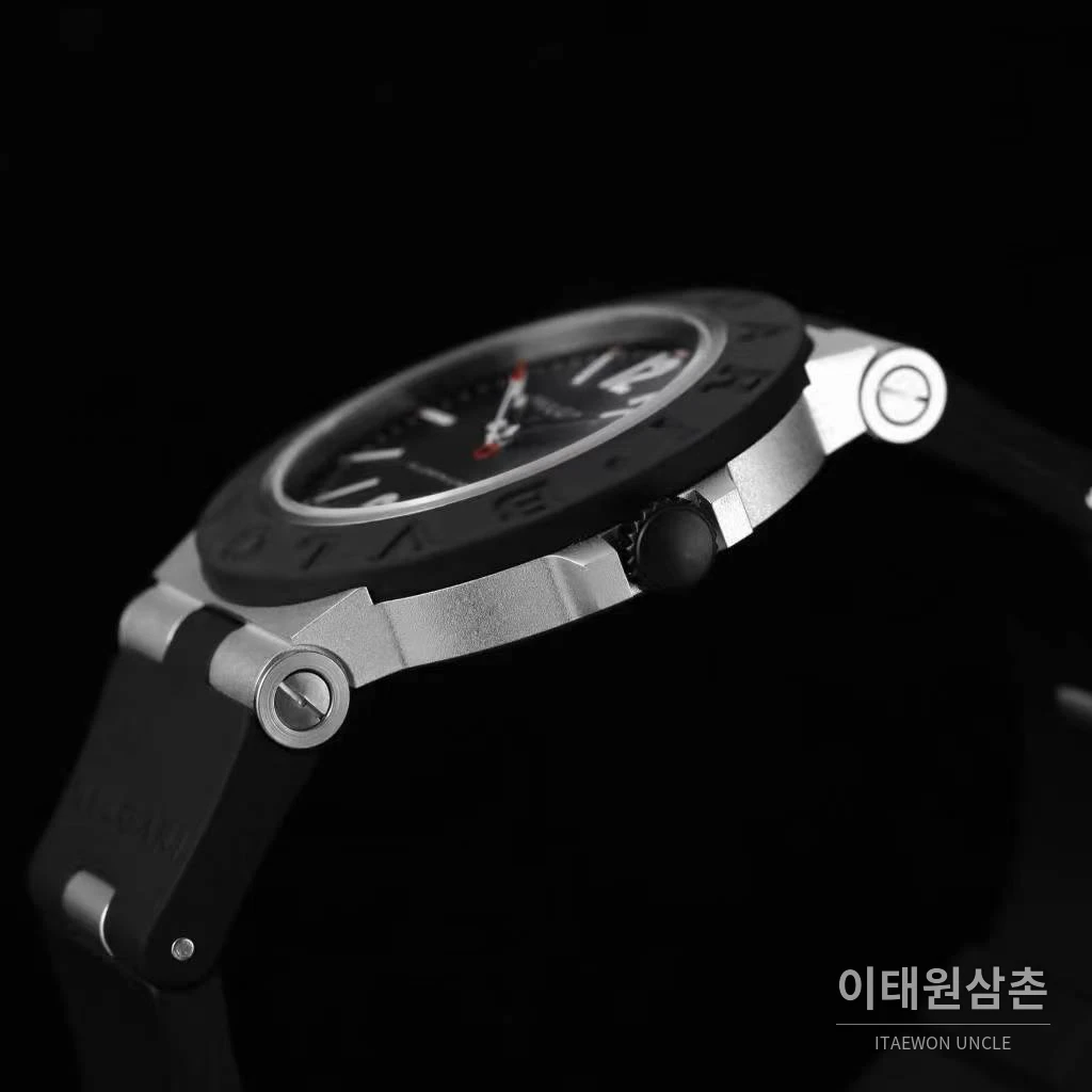 불가리 알루미늄 스틸 러버베젤 데이트 오토매틱 40mm 블랙 (2)