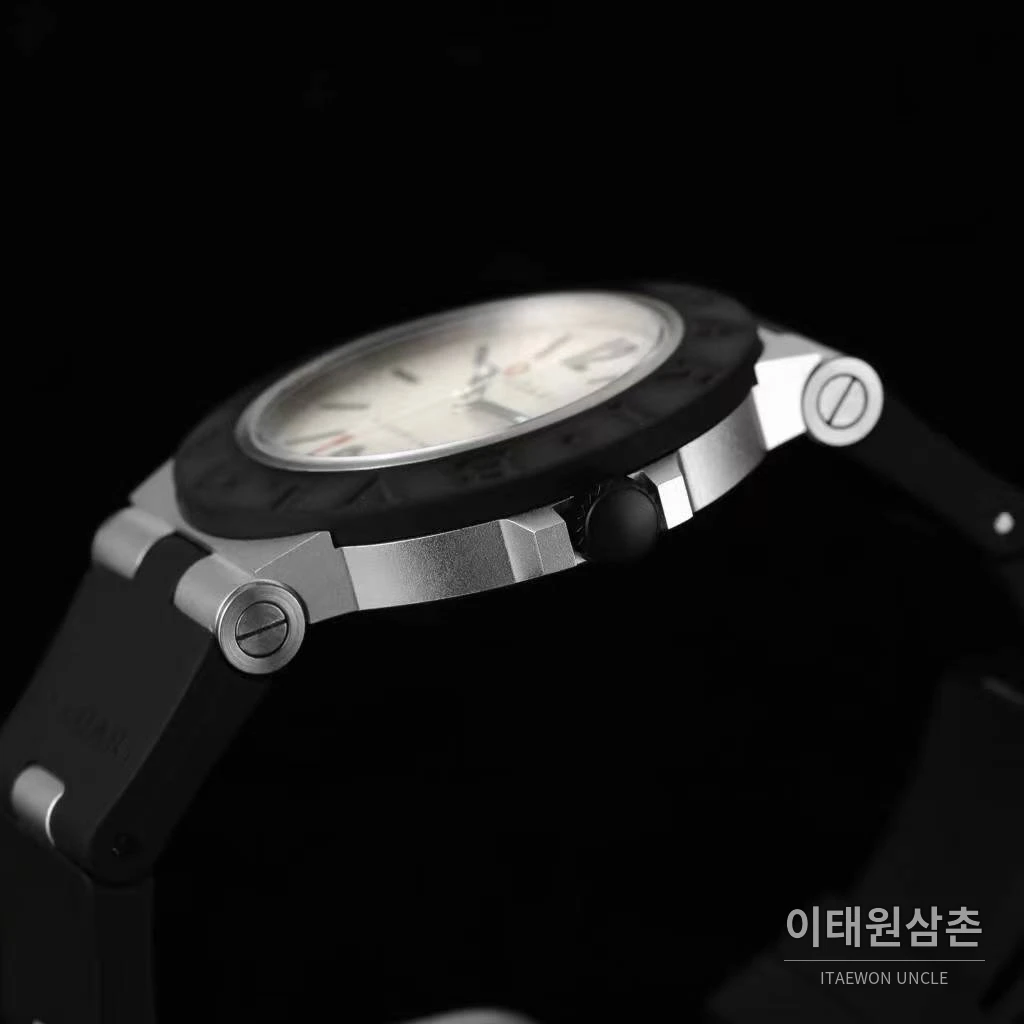 불가리 알루미늄 스틸 러버베젤 데이트 오토매틱 40mm 블랙