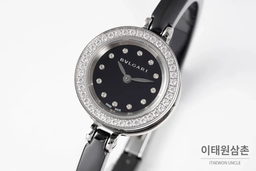 불가리 비제로원 세라믹 브레이슬릿 쿼츠 워치 23mm 블랙 다이얼 실버 베젤