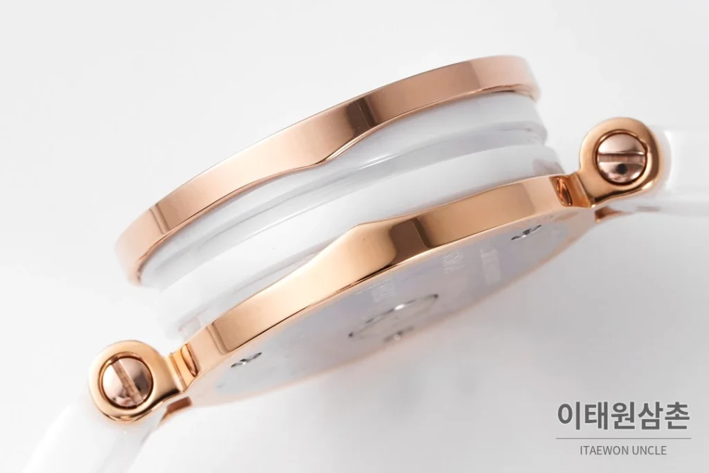 불가리 비제로원 세라믹 브레이슬릿 쿼츠 워치 23mm 자개 다이얼 로즈골드 베젤