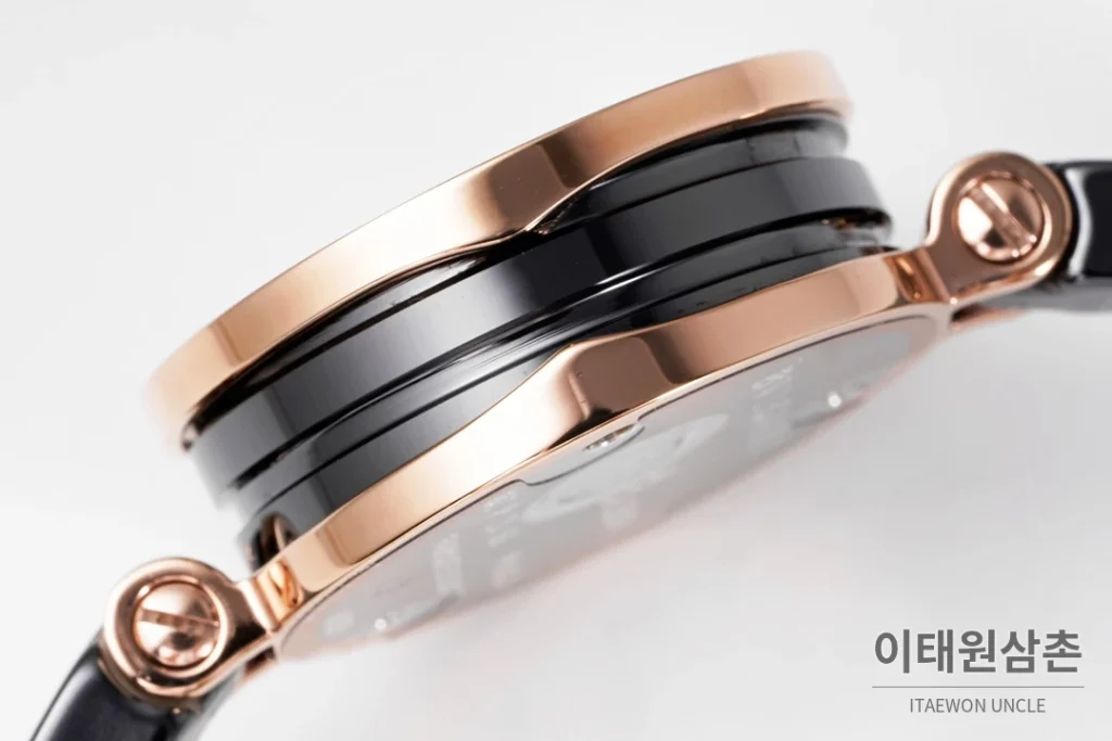 불가리 비제로원 세라믹 브레이슬릿 쿼츠 워치 23mm 블랙 다이얼 로즈골드 베젤