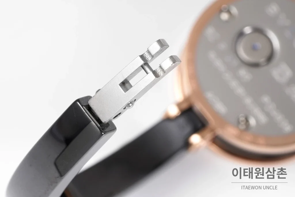 불가리 비제로원 세라믹 브레이슬릿 쿼츠 워치 23mm 블랙 다이얼 로즈골드 베젤
