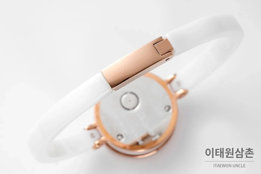 불가리 비제로원 세라믹 브레이슬릿 쿼츠 워치 23mm 자개 다이얼 로즈골드 베젤