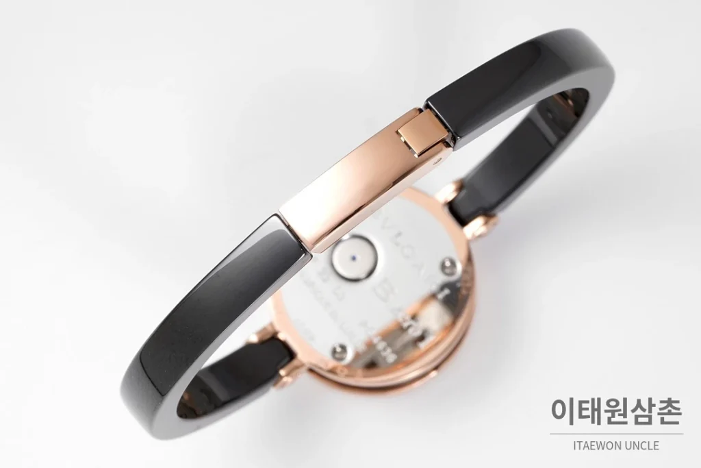 불가리 비제로원 세라믹 브레이슬릿 쿼츠 워치 23mm 블랙 다이얼 로즈골드 베젤
