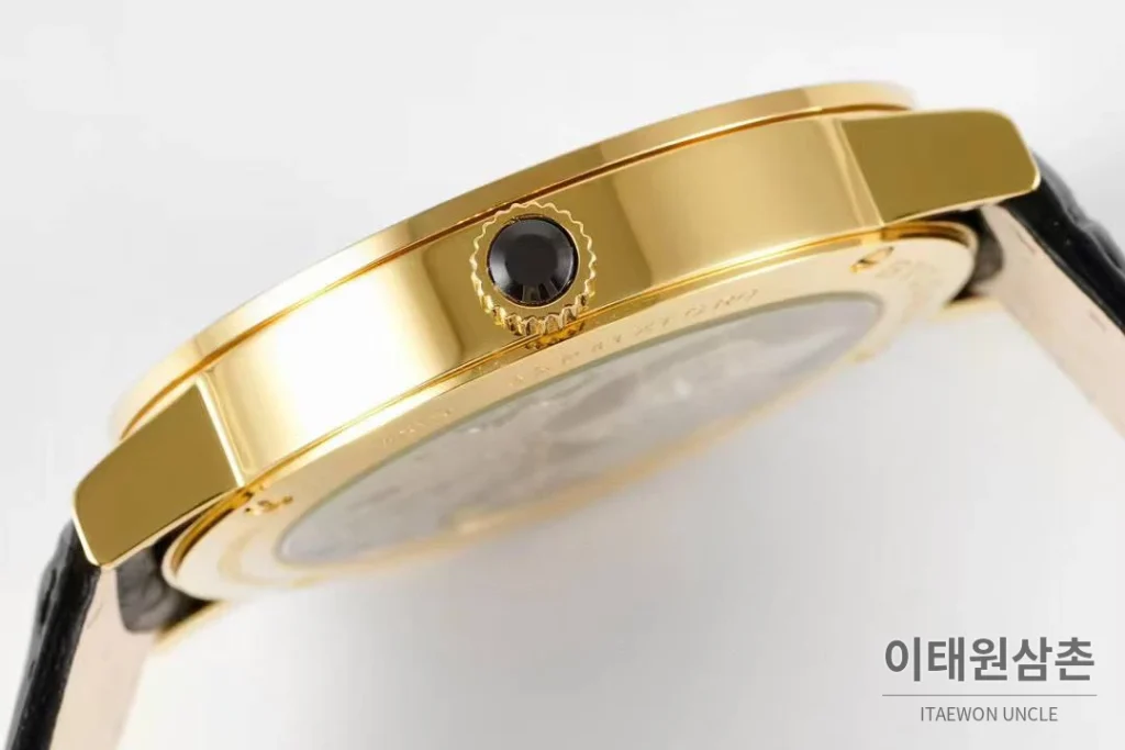 불가리 불가리 로마 스틸 아이보리다이얼 스몰세컨즈 오토매틱 41mm 블랙 가죽 스트랩 골드 베젤