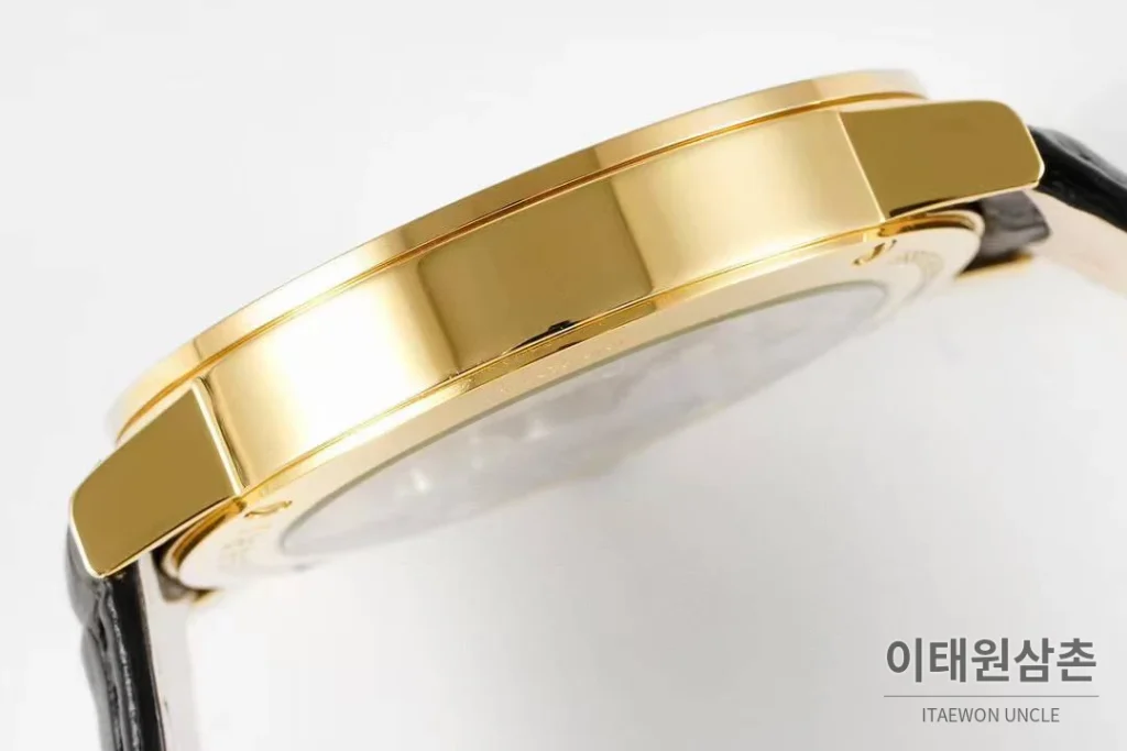 불가리 불가리 로마 스틸 아이보리다이얼 스몰세컨즈 오토매틱 41mm 블랙 가죽 스트랩 골드 베젤