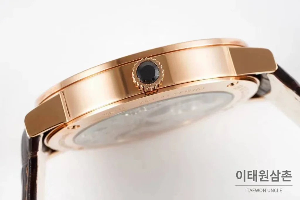불가리 불가리 로마 스틸 아이보리다이얼 스몰세컨즈 오토매틱 41mm 브라운 가죽 스트랩 로즈골드 베젤