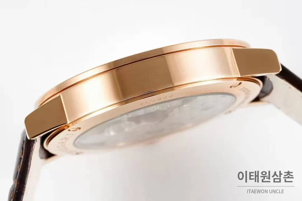 불가리 불가리 로마 스틸 아이보리다이얼 스몰세컨즈 오토매틱 41mm 브라운 가죽 스트랩 로즈골드 베젤