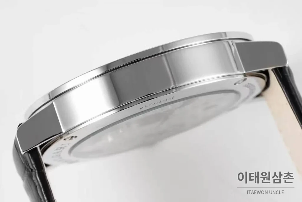 불가리 불가리 로마 스틸 아이보리다이얼 스몰세컨즈 오토매틱 41mm 블랙 가죽 스트랩 실버 베젤