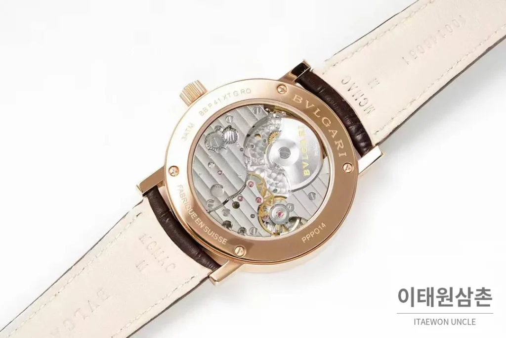불가리 불가리 로마 스틸 아이보리다이얼 스몰세컨즈 오토매틱 41mm 브라운 가죽 스트랩 로즈골드 베젤