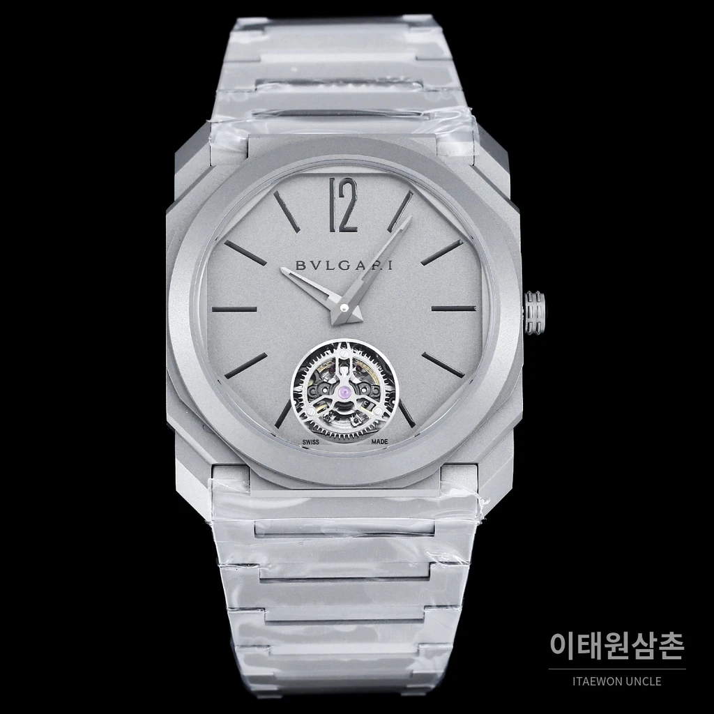 불가리 옥토 피니씨모 스테인리스 스틸 울트라씬 스포츠 워치 40mm 실버 티타늄 브레이슬릿