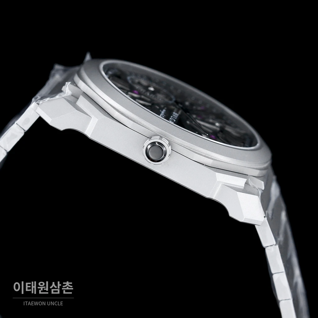 불가리 옥토 피니씨모 스테인리스 스틸 울트라씬 스포츠 워치 40mm 실버 티타늄 브레이슬릿