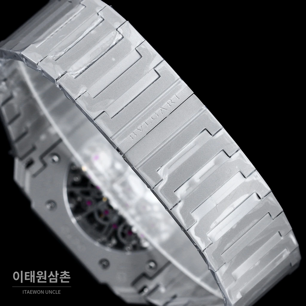 불가리 옥토 피니씨모 스테인리스 스틸 울트라씬 스포츠 워치 40mm 실버 티타늄 브레이슬릿