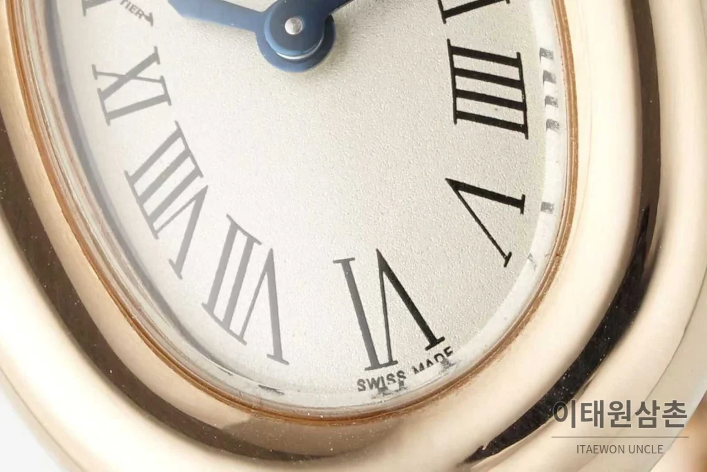 까르띠에 베누아 다이아 타원형 화이트다이얼 로만인덱스 블루핸즈 쿼츠 31.4mm 로즈골드 브레이슬릿