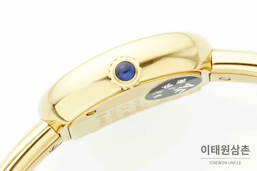 까르띠에 베누아 다이아 타원형 화이트다이얼 로만인덱스 블루핸즈 쿼츠 31.4mm 골드 브레이슬릿
