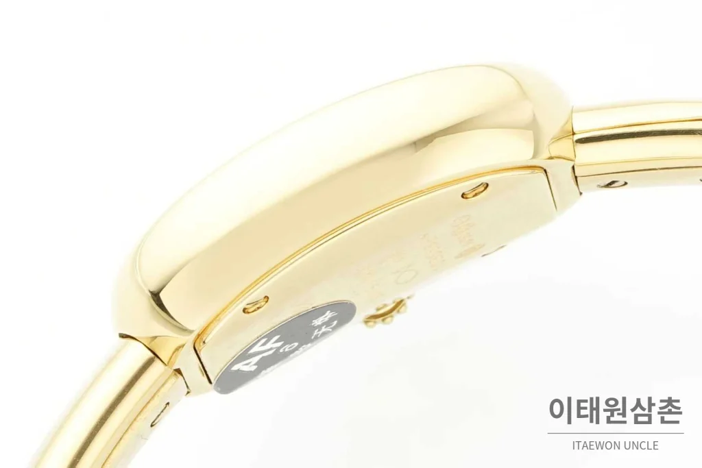 까르띠에 베누아 다이아 타원형 화이트다이얼 로만인덱스 블루핸즈 쿼츠 31.4mm 골드 브레이슬릿