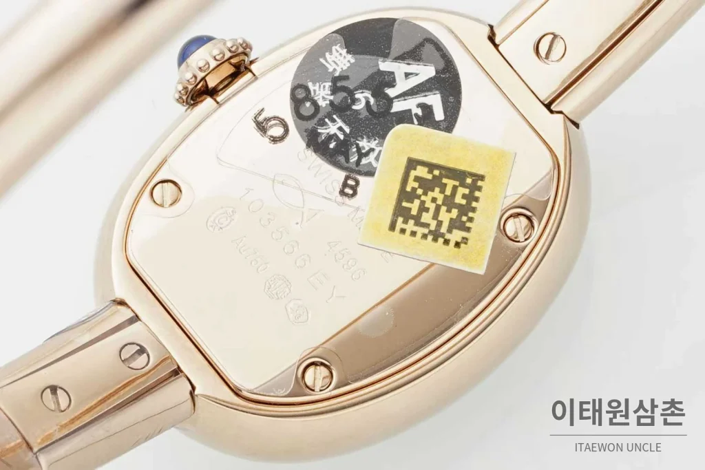 까르띠에 베누아 다이아 타원형 화이트다이얼 로만인덱스 블루핸즈 쿼츠 31.4mm 로즈골드 브레이슬릿