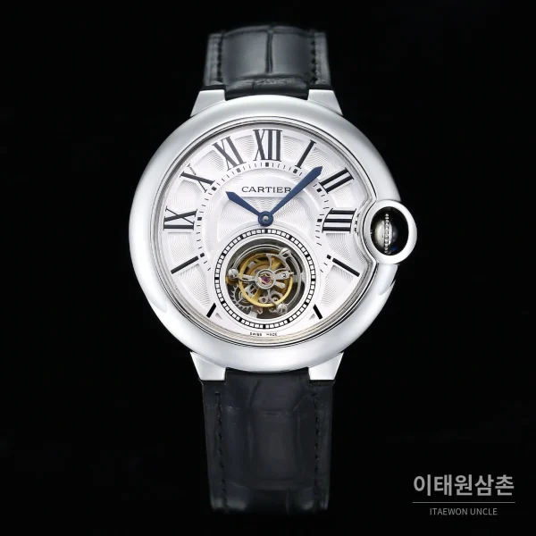 까르띠에 발롱블루 드 까르띠에 투르비용 로마다이얼 오토매틱 42mm 블랙 가죽 스트랩 까르띠에 발롱블루 드 까르띠에 투르비용 로마다이얼 오토매틱 42mm 블랙 가죽 스트랩