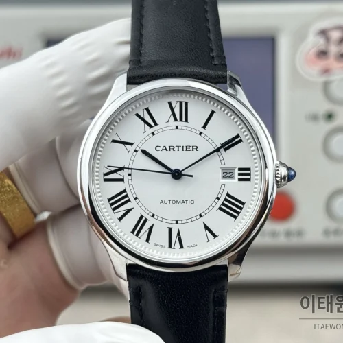 까르띠에 런던 오토매틱 40mm 화이트 다이얼 블랙 가죽 스트랩 까르띠에 런던 오토매틱 40mm 화이트 다이얼 블랙 가죽 스트랩