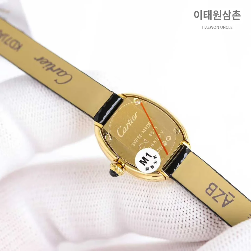 까르띠에 베누아 미니 스틸 화이트다이얼 로만인덱스 블루핸즈 쿼츠 24.6mm (2)