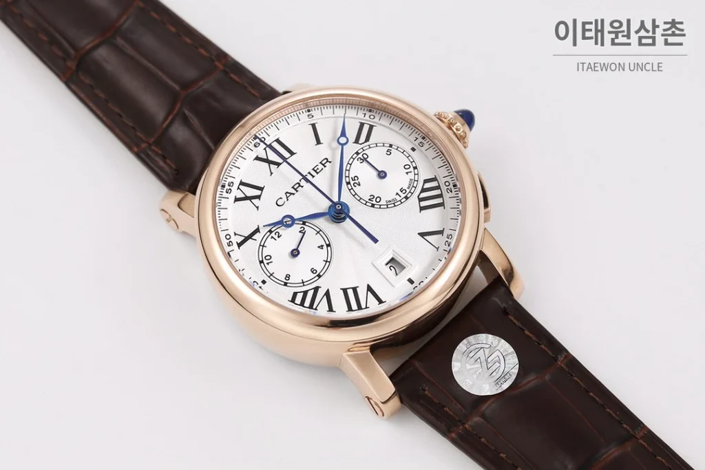 까르띠에 로통드 드 까르띠에 크로노그래프 오토매틱 40mm 화이트 다이얼 브라운 가죽 스트랩