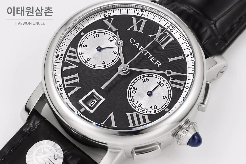 까르띠에 로통드 드 까르띠에 크로노그래프 오토매틱 40mm 블랙 다이얼 블랙 가죽 스트랩