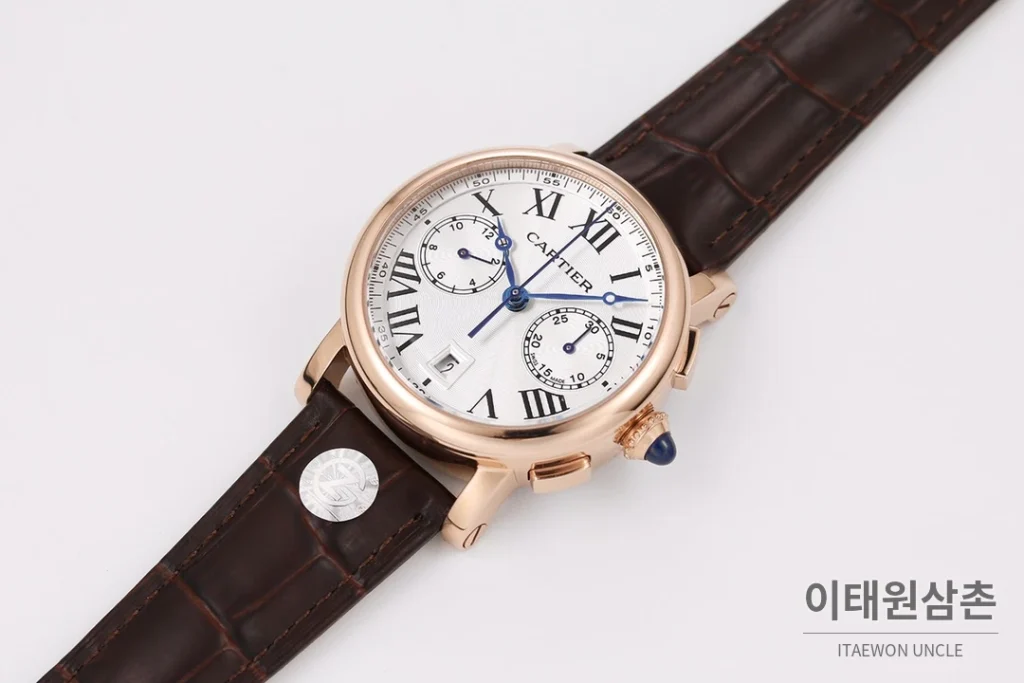 까르띠에 로통드 드 까르띠에 크로노그래프 오토매틱 40mm 화이트 다이얼 브라운 가죽 스트랩