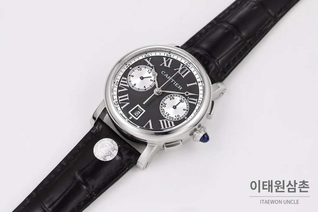 까르띠에 로통드 드 까르띠에 크로노그래프 오토매틱 40mm 블랙 다이얼 블랙 가죽 스트랩