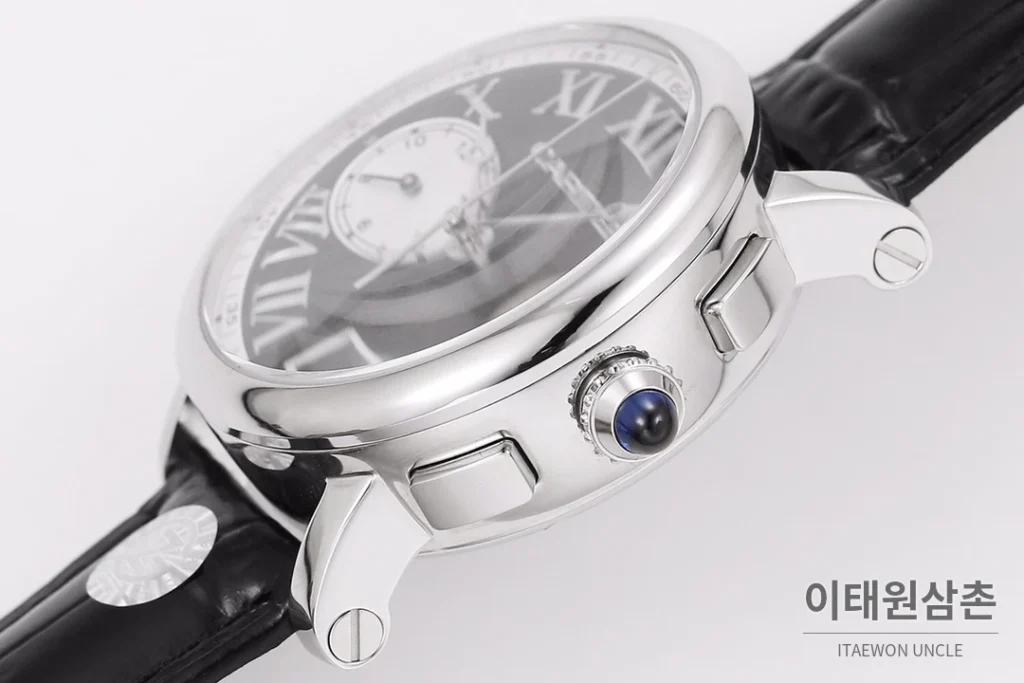까르띠에 로통드 드 까르띠에 크로노그래프 오토매틱 40mm 블랙 다이얼 블랙 가죽 스트랩