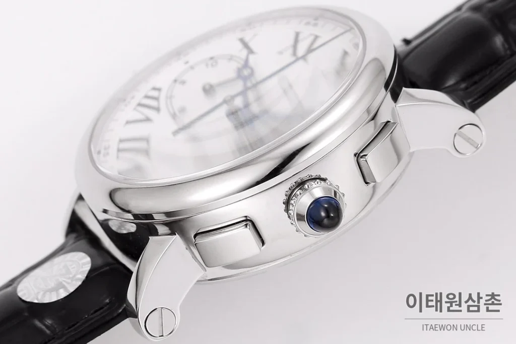 까르띠에 로통드 드 까르띠에 크로노그래프 오토매틱 40mm 화이트 다이얼 블랙 가죽 스트랩