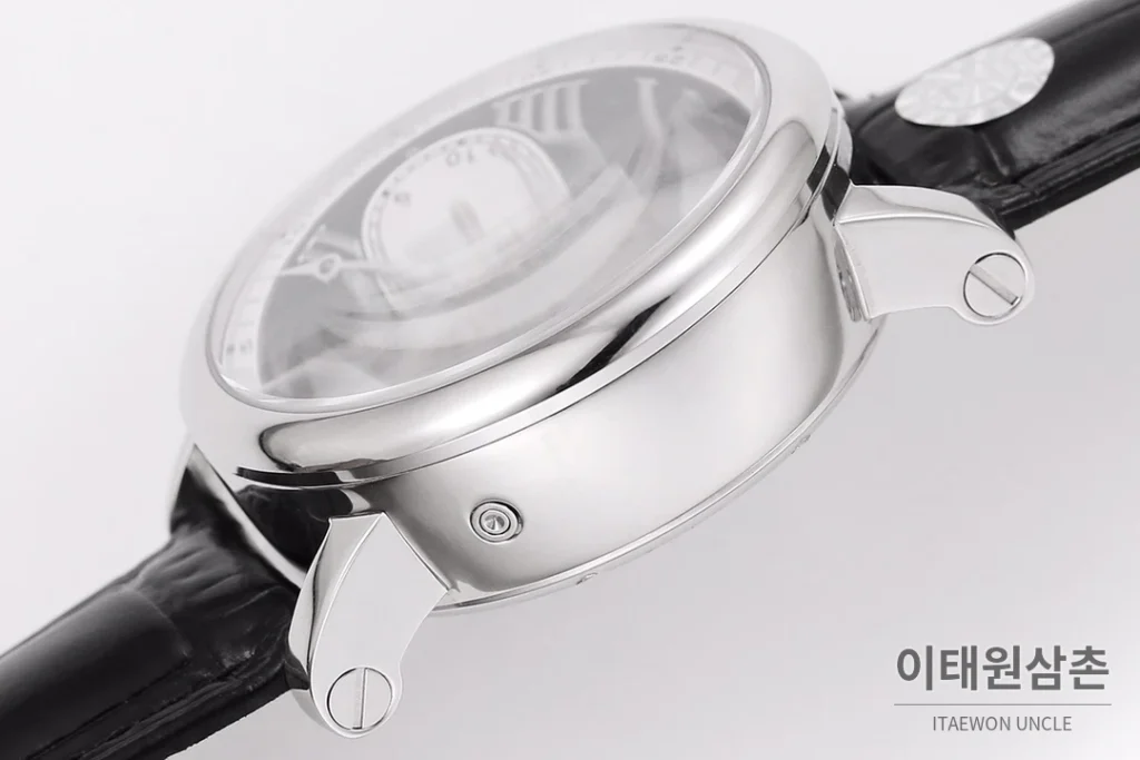 까르띠에 로통드 드 까르띠에 크로노그래프 오토매틱 40mm 블랙 다이얼 블랙 가죽 스트랩