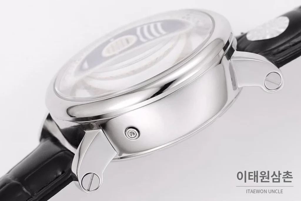 까르띠에 로통드드까르띠에 스틸 네이비다이얼 크로노그래프 오토매틱 40mm