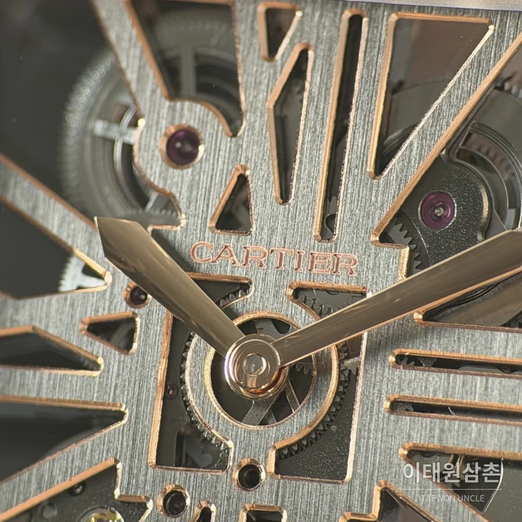 까르띠에 산토스 오토매틱 스켈레톤 다이얼 로즈골드 브레이슬릿 로즈골드 베젤